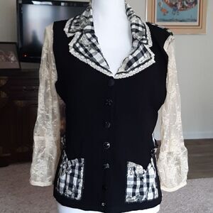 Elaris Vintage black and white top